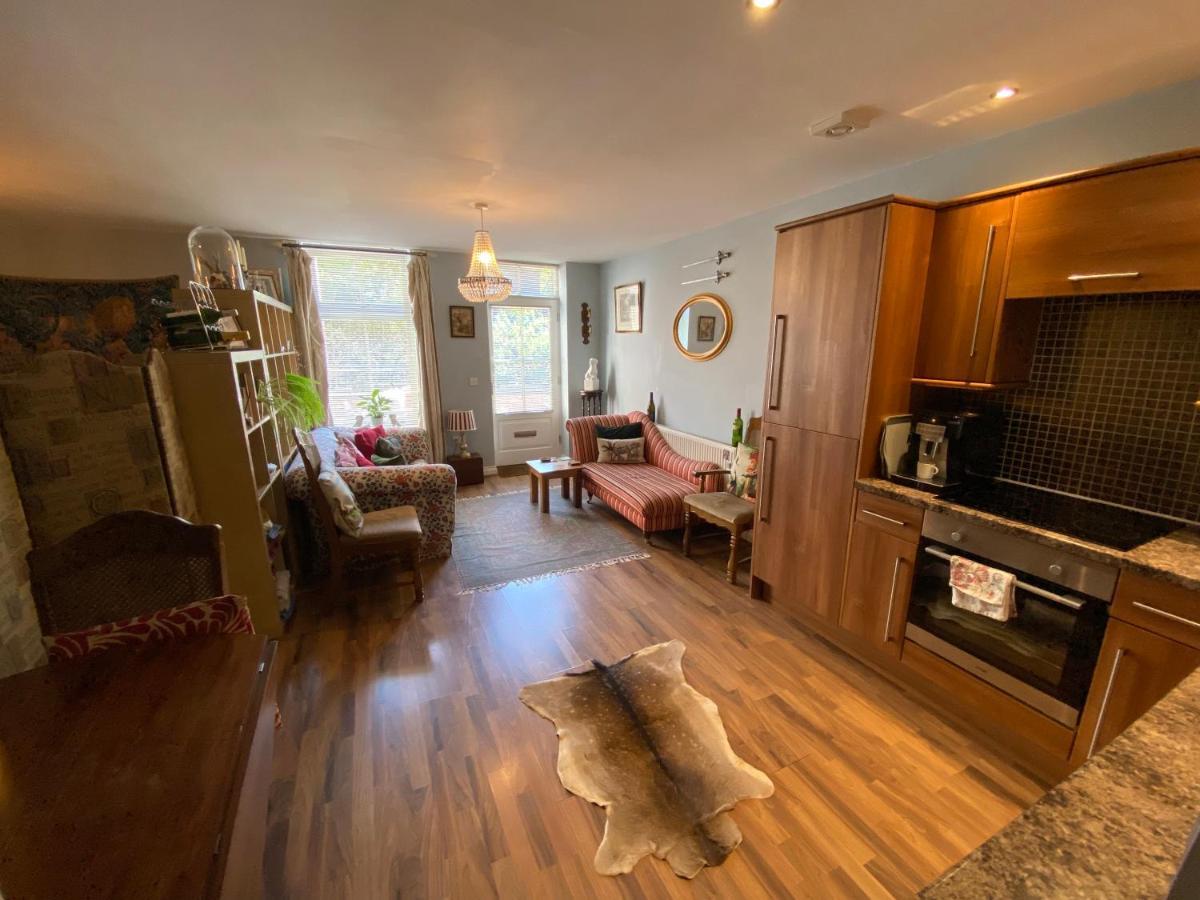Quirky Town Centre Apartment With River Terrace Macclesfield Exterior photo